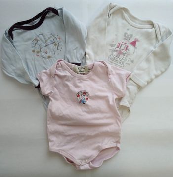 #lot De 3 Bodies Bébé Fille Taille 12 Mois