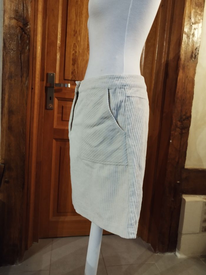 Jupe courte - photo numéro 3