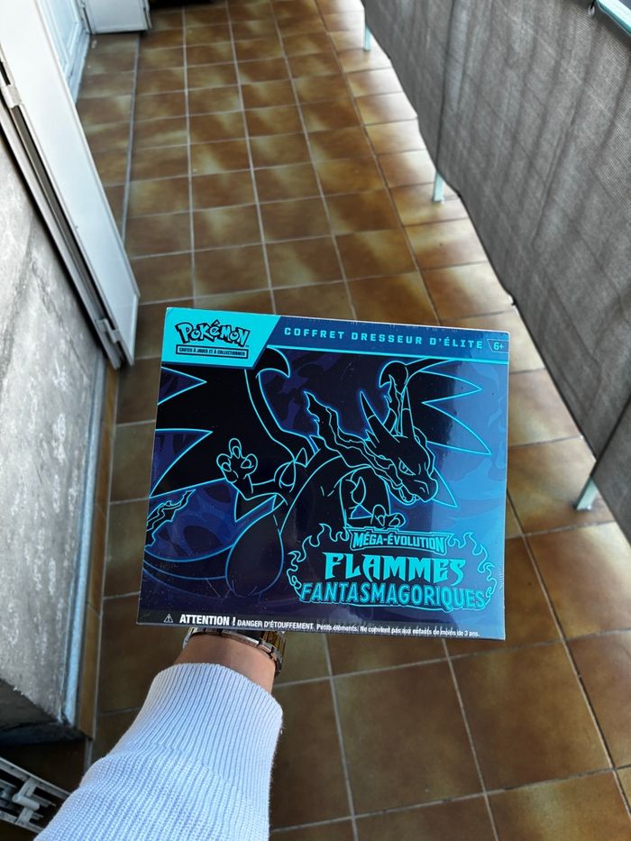 ETB Méga Évolution  02 - Flammes Fantasmagoriques - photo numéro 2