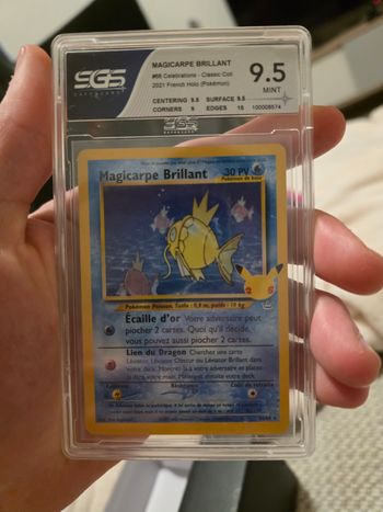 Carte Pokémon grader 9.5 magicarpe brillant célébration 66/64