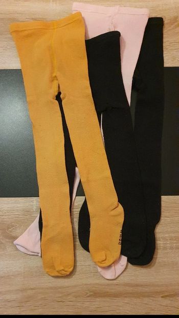Lot de 4 collants pointure 23-26 (2-3 ans)