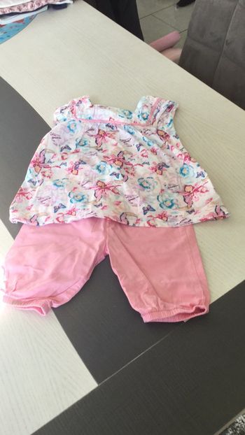 Ensemble pastel fleuris et papillons 18m