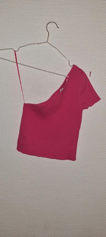 Haut asymétrique taille 36 / S Bershka
