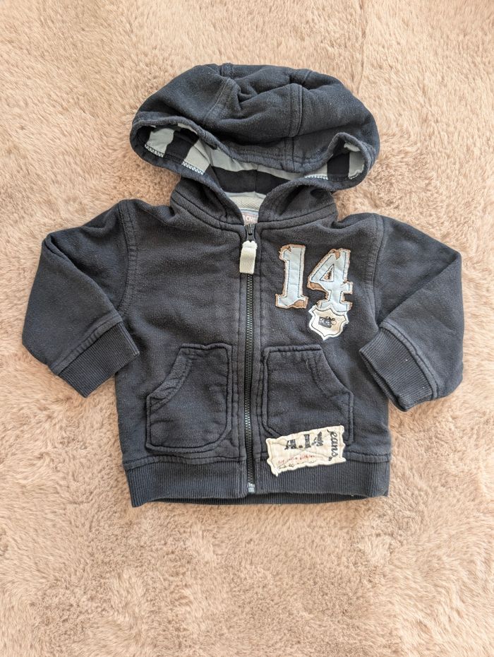 Veste à capuche zippée Orchestra – 9 mois – Très bon état 👶