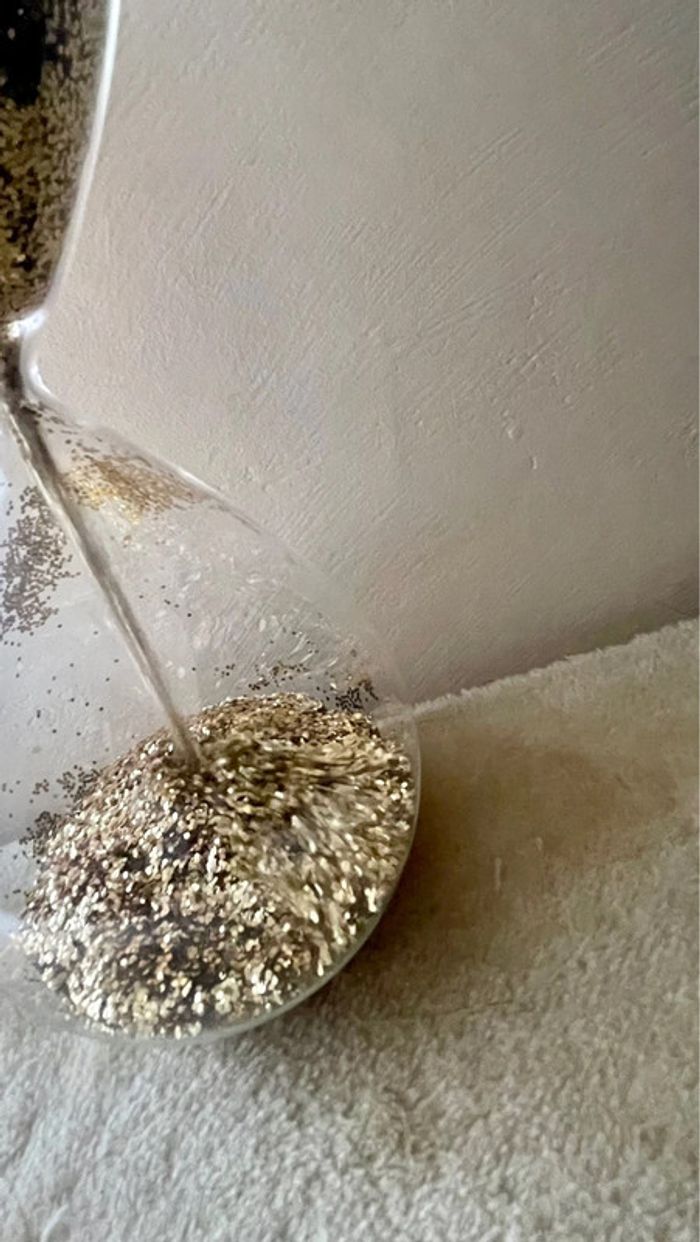Grand sablier en verre avec paillettes