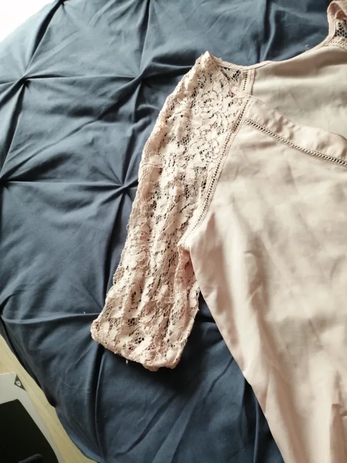 Blouse manche dentelle - photo numéro 3