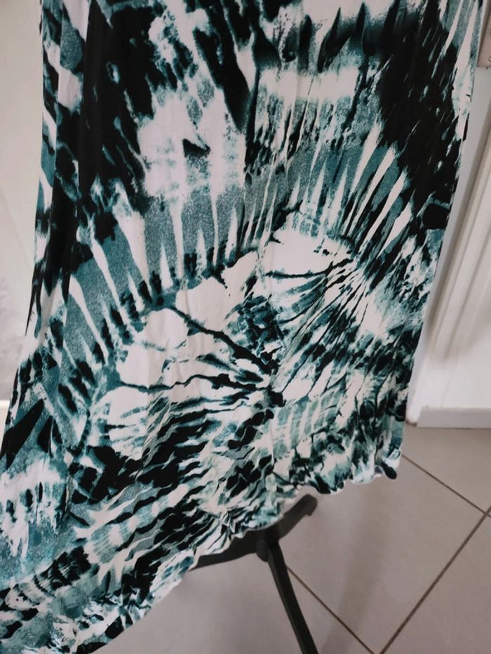 Superbe Robe Fluide épaules dentellées de marque Comeng et de taille 38-40 - photo numéro 4