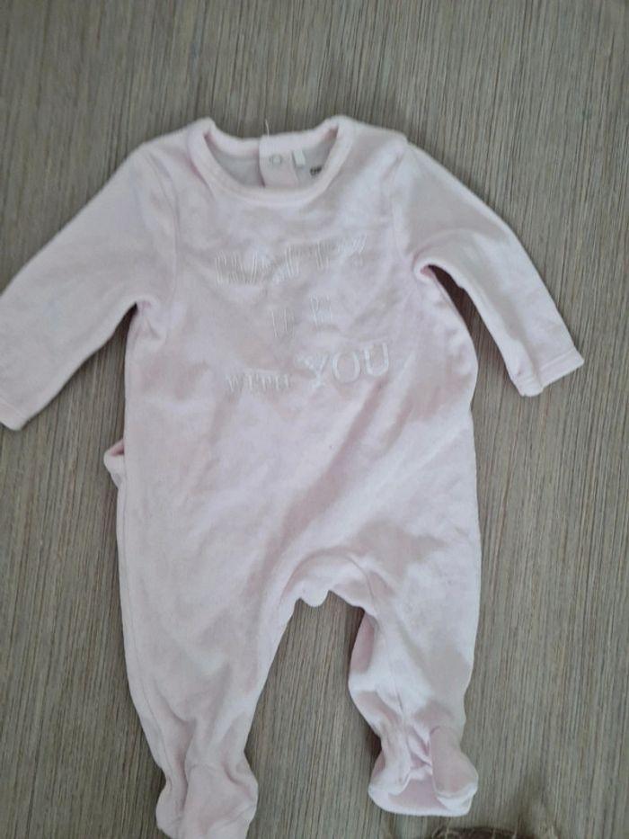Pyjama or hêtraie très bon etat 3 mois - photo numéro 3