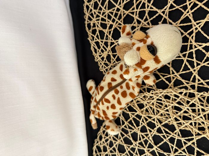 DOUDOU PELUCHE TROUSSE GIRAFE ECRU