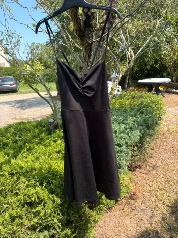 Robe noire légère