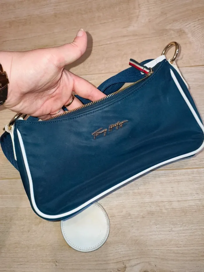 Sac à bandoulière Tommy Hilfiger excellent état bleu marine - photo numéro 5