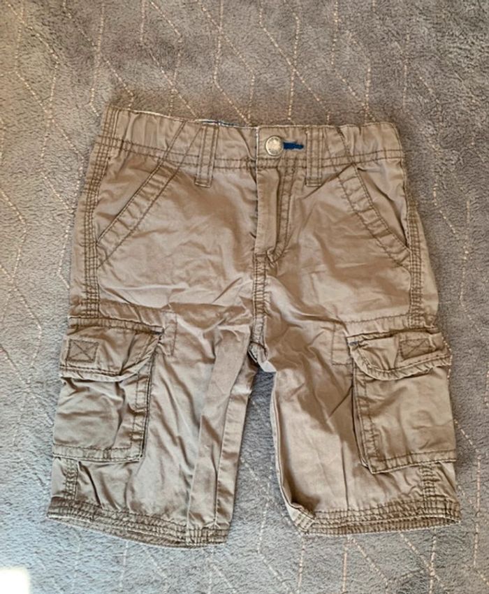 Short beige garçon taille 3 ans