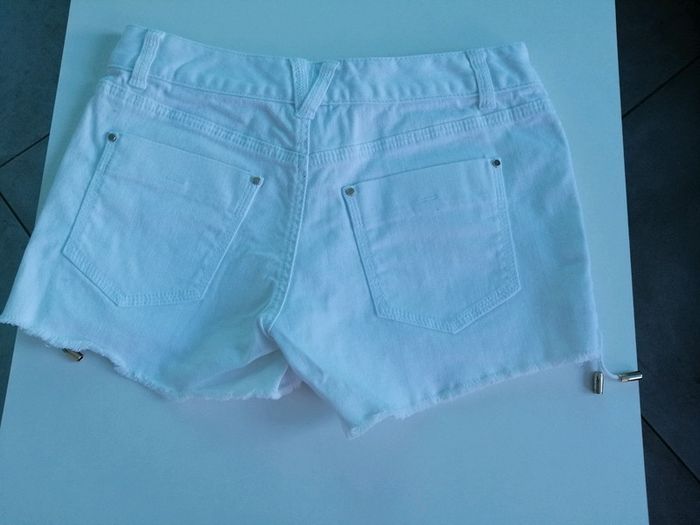 Short blanc lacets dorés - photo numéro 2