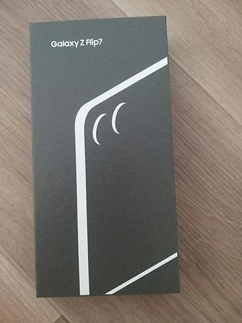 Samsung Galaxy Z Flip7