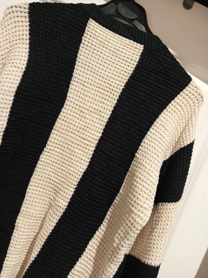 🔝 Pull manches longues évasées Shein noir et blanc rayé taille M 38 en acrylique et polyamide - photo numéro 4