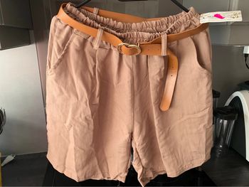Short avec ceinture