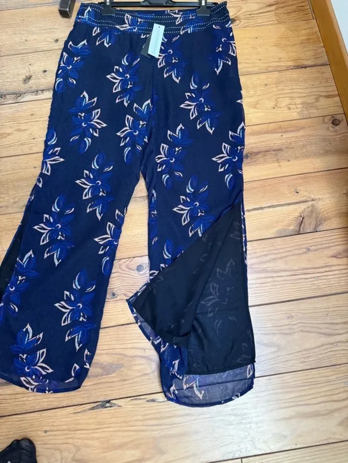 Superbe pantalon fluide fleuri jambes larges neuf avec étiquette Miss Captain Trend 🌸 42 - photo numéro 10