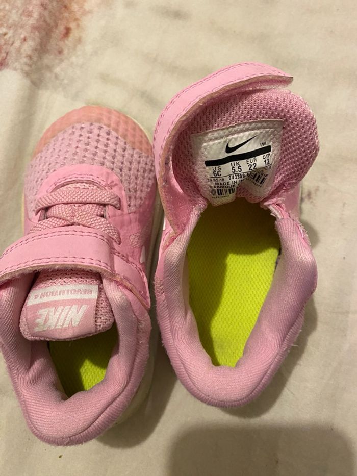 Nike : Basket fille taille 22 - photo numéro 4