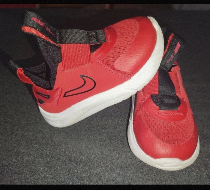 Basket Nike Taille 22 - photo numéro 2