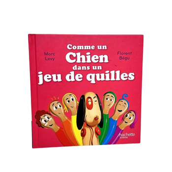 Livre comme un chien dans un jeu de quilles