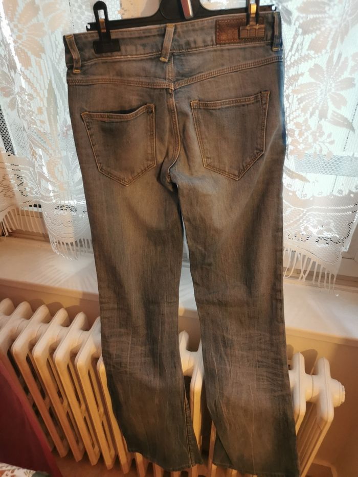 Jeans droit évasé en bas marque freesoul  taille basse(haute couture jeannerie) - photo numéro 4