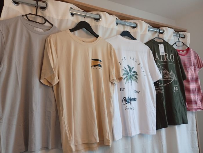 Lot de 5 Tee Shirts NEUFS taille S - photo numéro 2