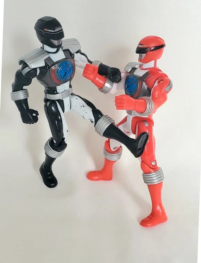 2 Figurines Power Rangers Bandaï - 2006 - photo numéro 3