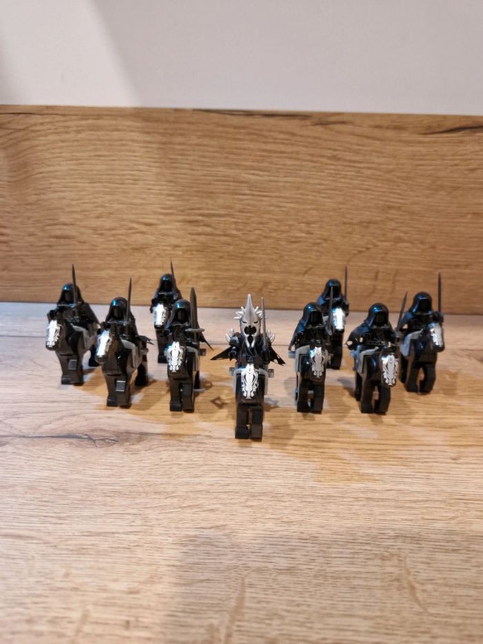 Figurines type lego Le Roi D'Angmar + 8 Nazgul sur cheval noir seigneur des anneaux