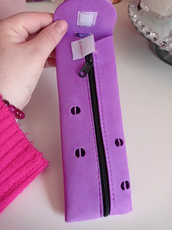 Trousse enfant en mousse violette - photo numéro 3