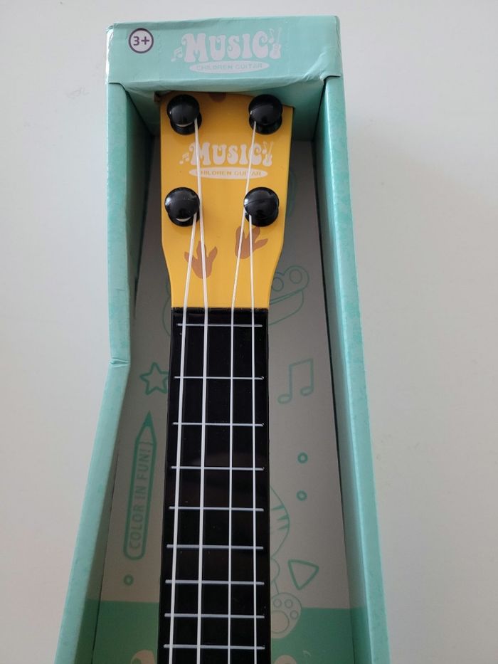 Petite guitare pour enfants motif dinosaures - photo numéro 3