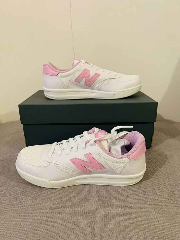 Basket new balance 300 blanc et rose - photo numéro 2