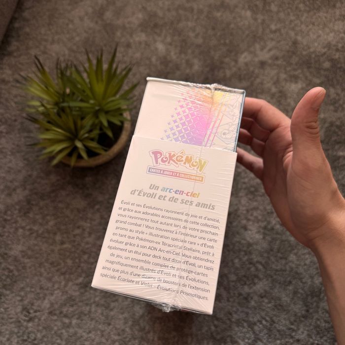 Coffret Pokémon Super Premium – Évolutions Prismatiques - photo numéro 4
