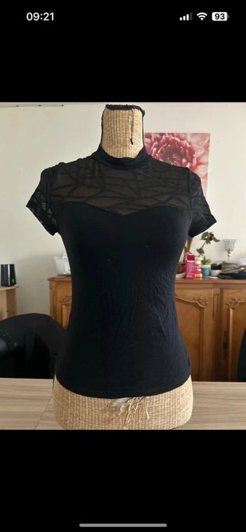 Blouse transparente au dos