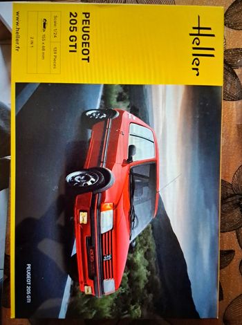 1/24 peugeot 205 gti Heller