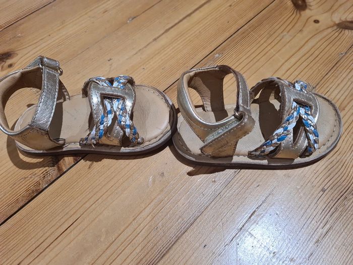Chaussure 21 - photo numéro 3