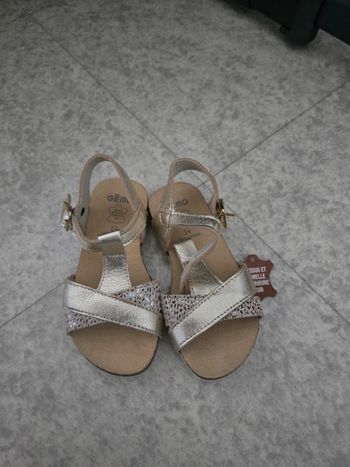 Sandales neuves gemo taille 24