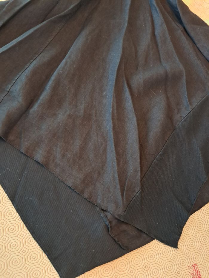 Petite robe noire mi-longue - photo numéro 8