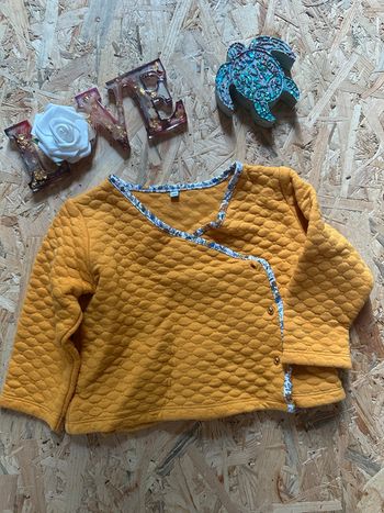Joli gilet jaune pour bébé 18M