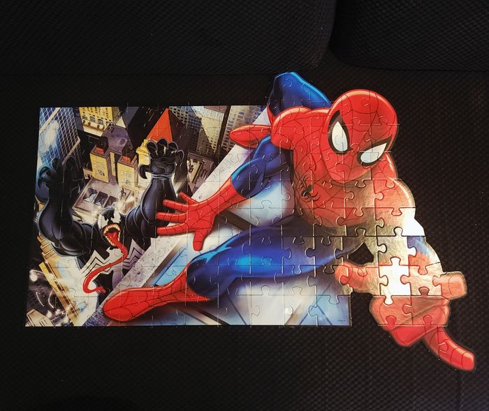 Puzzle maxi pop up 104 pièces Spiderman Marvel marque Clementoni 🎅 - photo numéro 2
