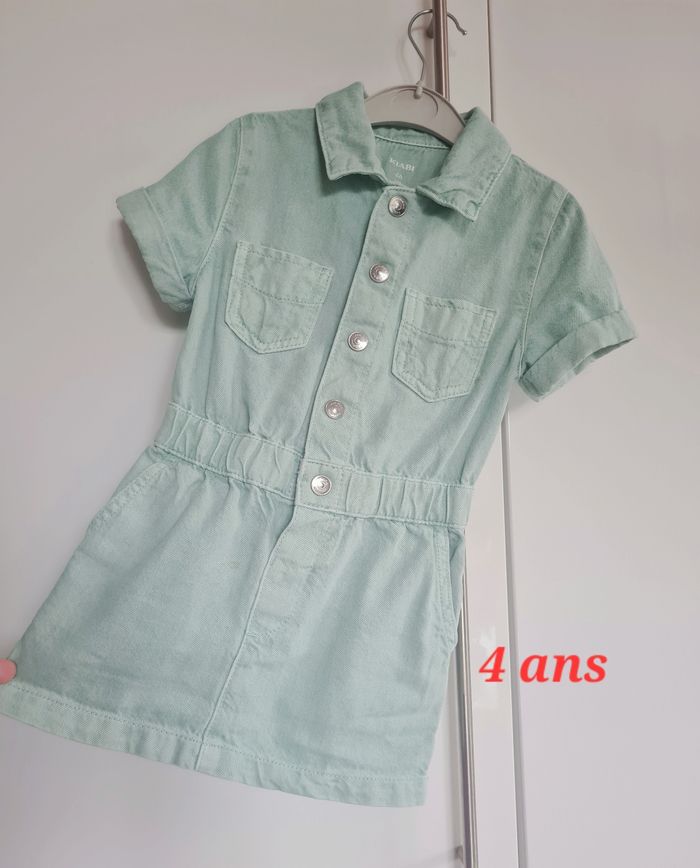 ● 4 ans ● Robe en jeans Neuve