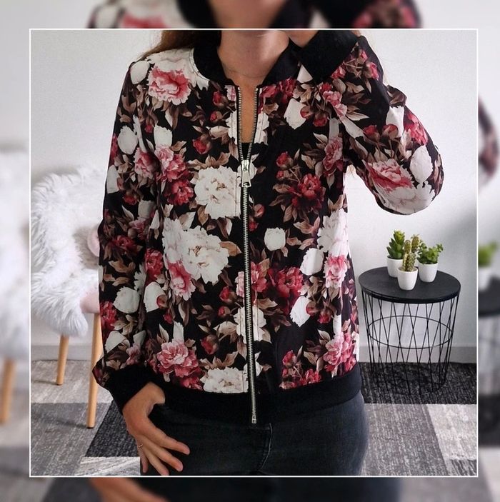 Bombers fleuris noir et rouge. Neuf avec etiquette. Taille S ou L au choix.