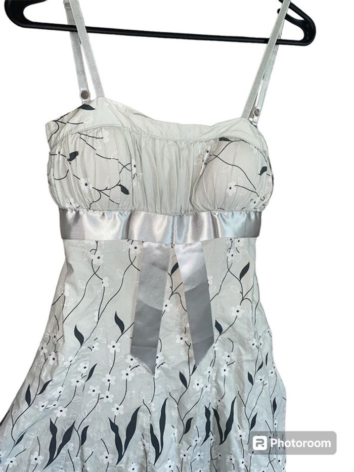 Robe fleurie T s/xs - photo numéro 2