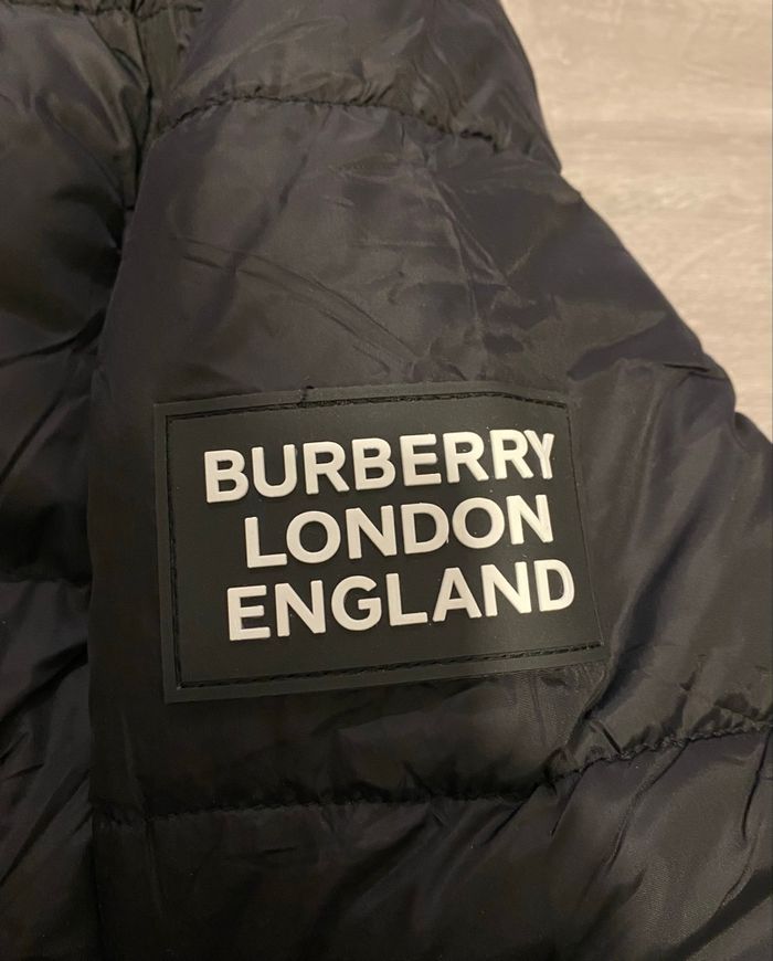 Doudoune Burberry noir - photo numéro 4