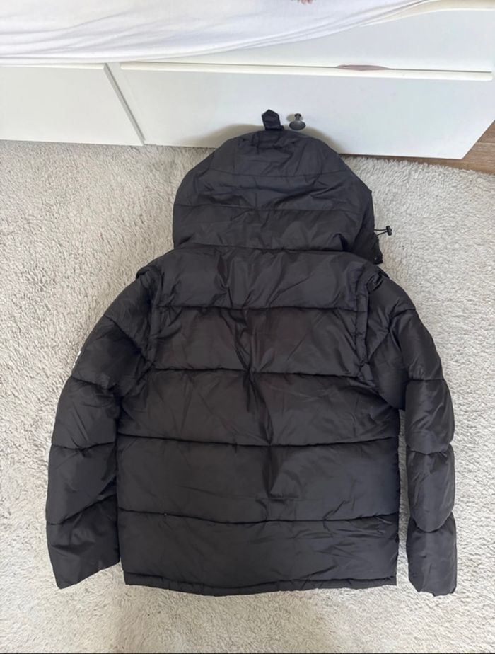 Doudoune Burberry noire - Neuve avec étiquette - photo numéro 8