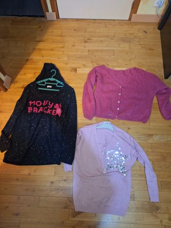 Lot 2 pulls et 1 cardigan