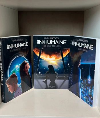 Lot de 3 livres trilogie (In)Humaine de
Clara Vincendon