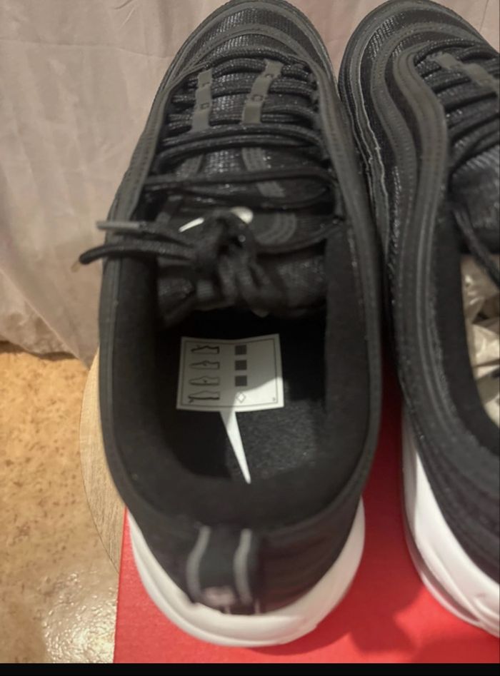 Air Max 97 noir et blanche - photo numéro 4