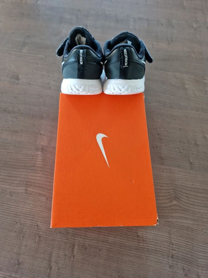 Baskets Nike 27 - photo numéro 3