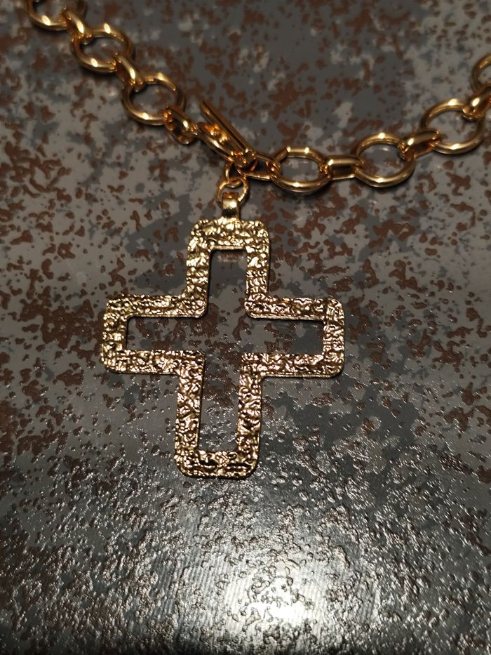 Collier avec croix - photo numéro 5
