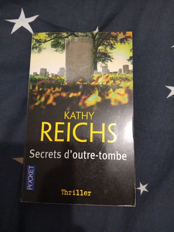 Livre (122) 📚 Secrets d'outre-tombe